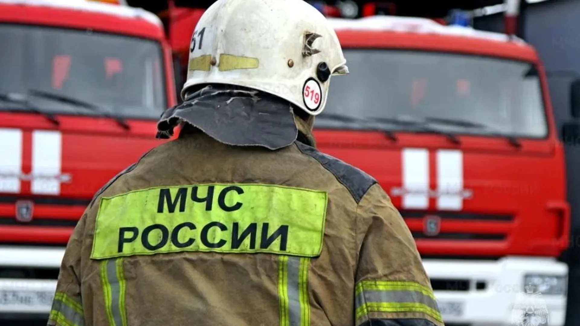 Крупный пожар на складе в Крыму локализовали