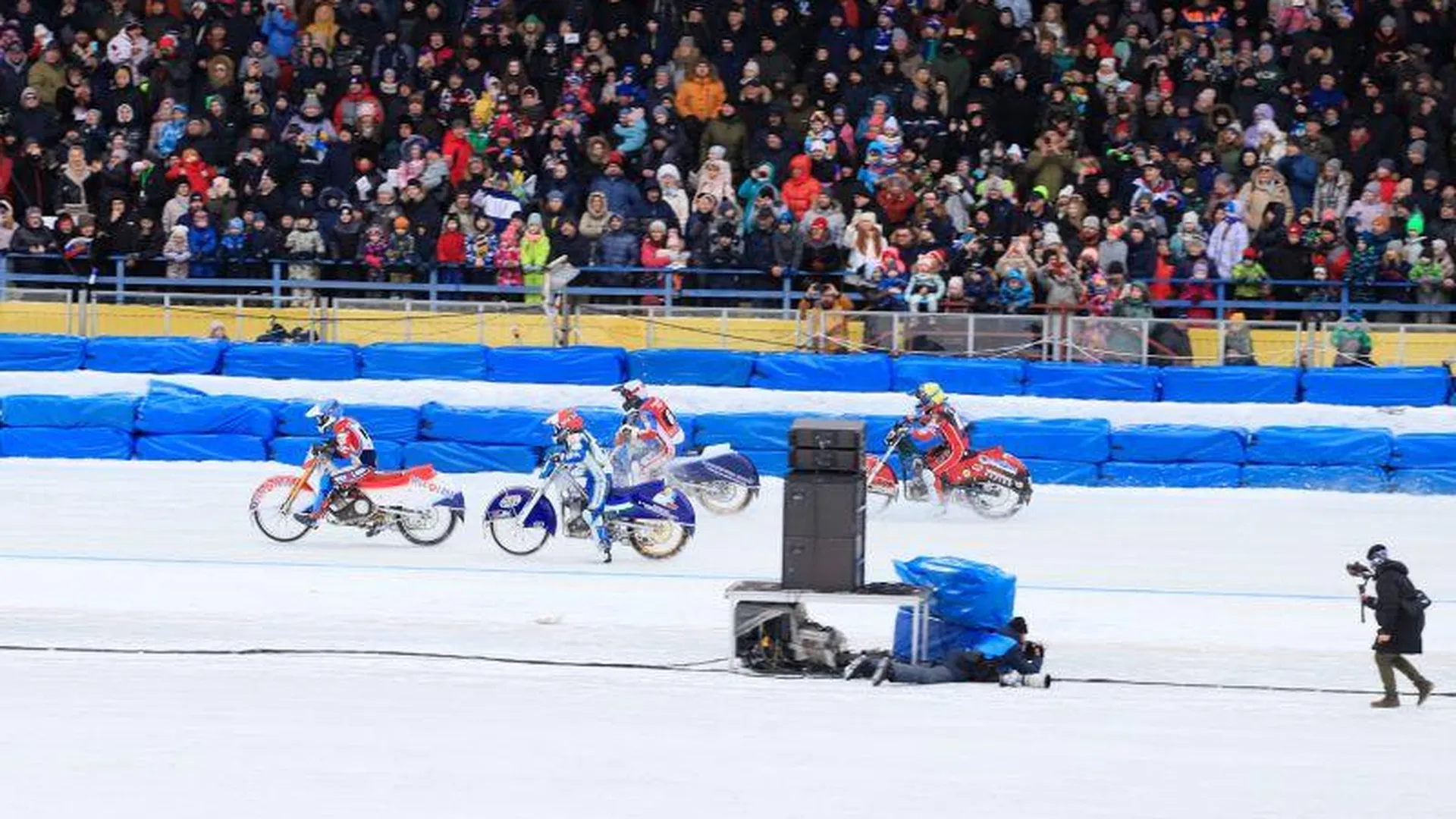 Первый день финала чемпионата России по ледовым мотогонкам состоялся в Красногорске