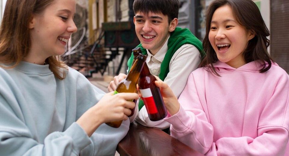 ВОЗ: британские подростки оказались самыми пьющими детьми в мире