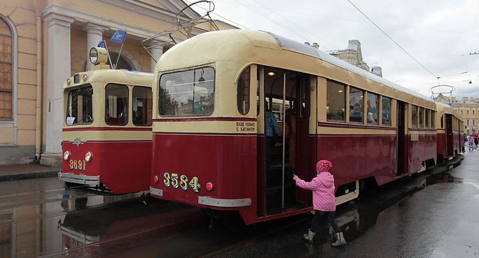 Ura.ru: пробка из трамваев скопилась в Екатеринбурге из-за травмы пассажирки