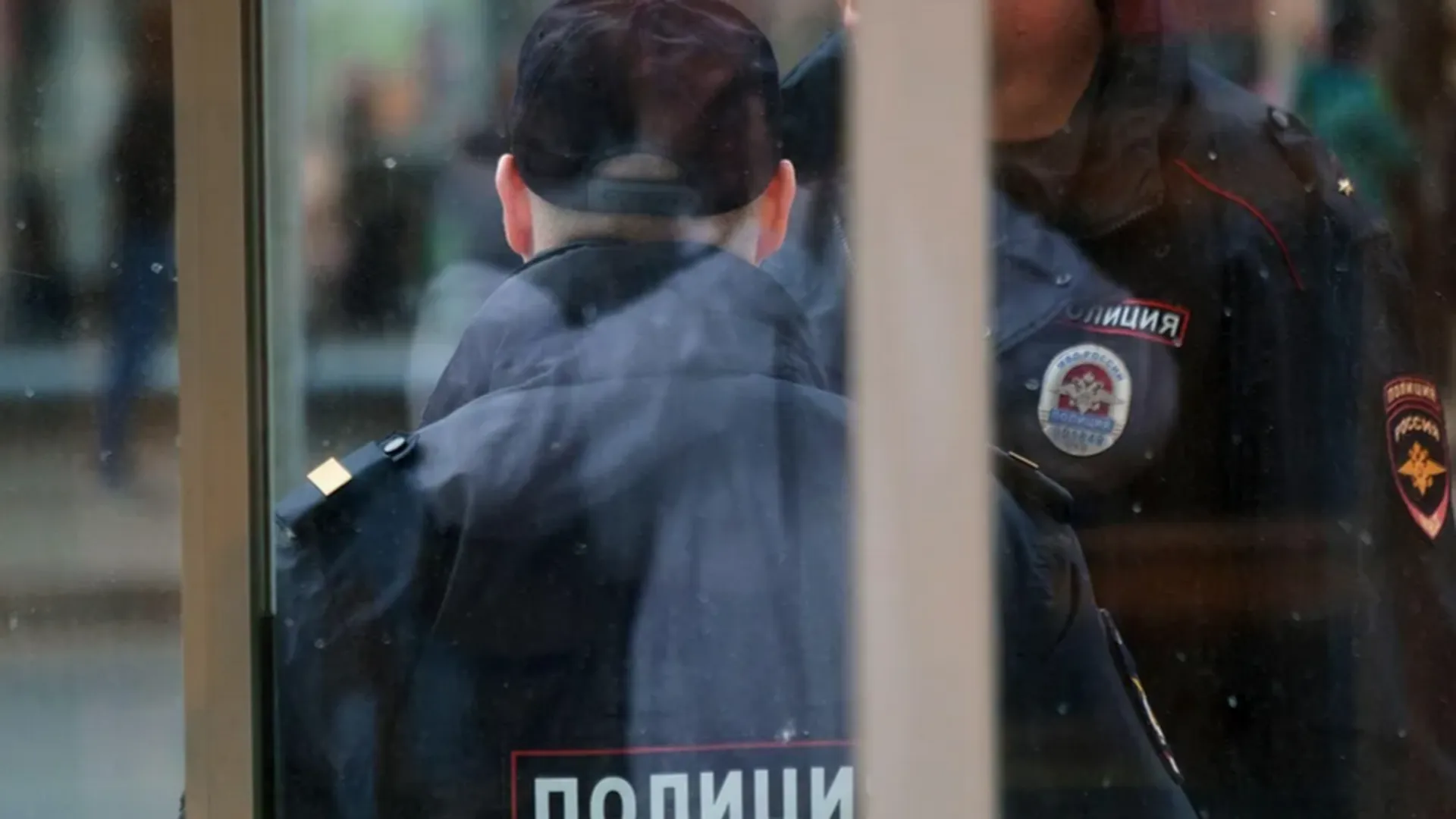 «Просила не выдавать родне». Полицейские отпустили прятавшуюся от семьи юную чеченку