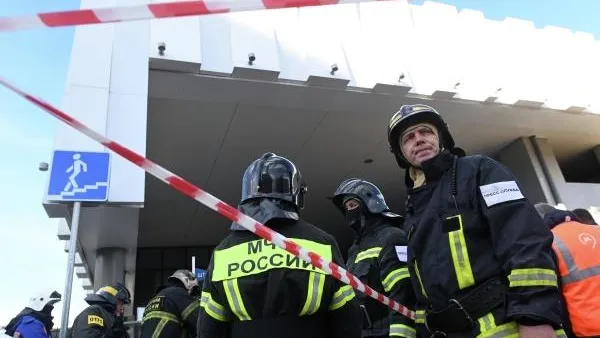 Фейк: человек упал на рельсы метро в очках виртуальной реальности | 360°