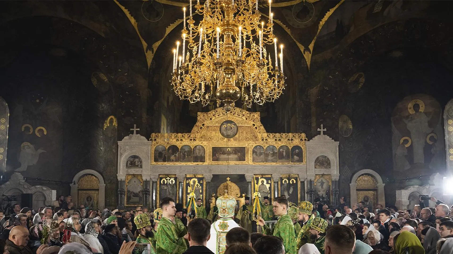 «Сделают из монастыря денежный поток»: Киево-Печерской лаврой занялось министерство культуры Украины
