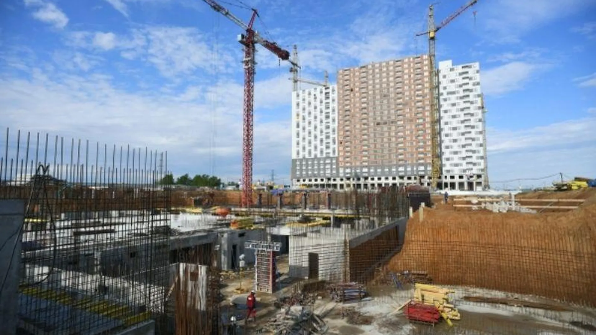 Средняя стоимость квартиры в подмосковных новостройках составила 7,4 миллиона рублей