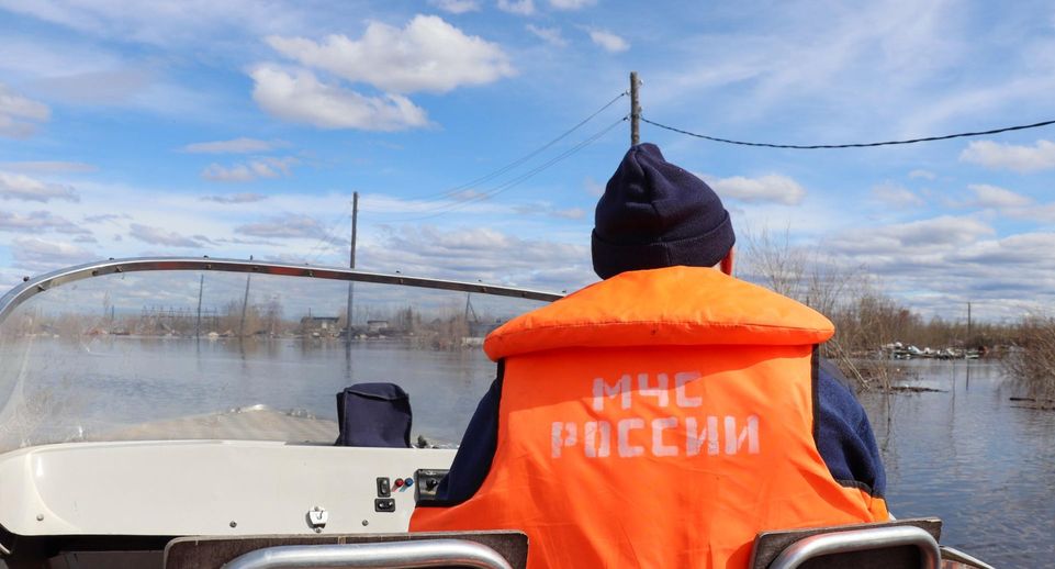 МЧС России сообщило о наращивании группировки в Якутии из-за паводка