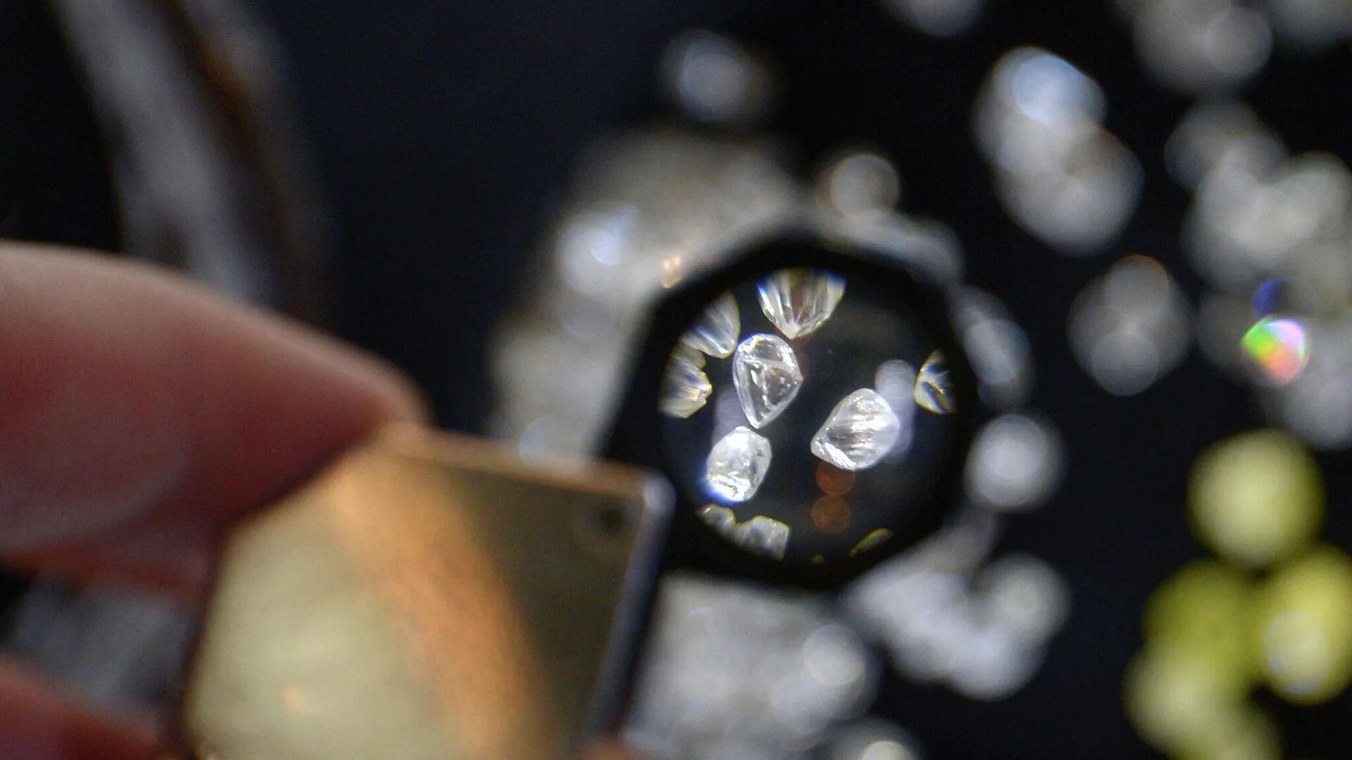Индия резко нарастила закупки российских алмазов