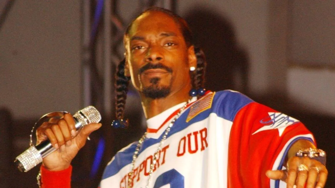 Snoop Dogg пронес олимпийский огонь на церемонии открытия ОИ в Париже