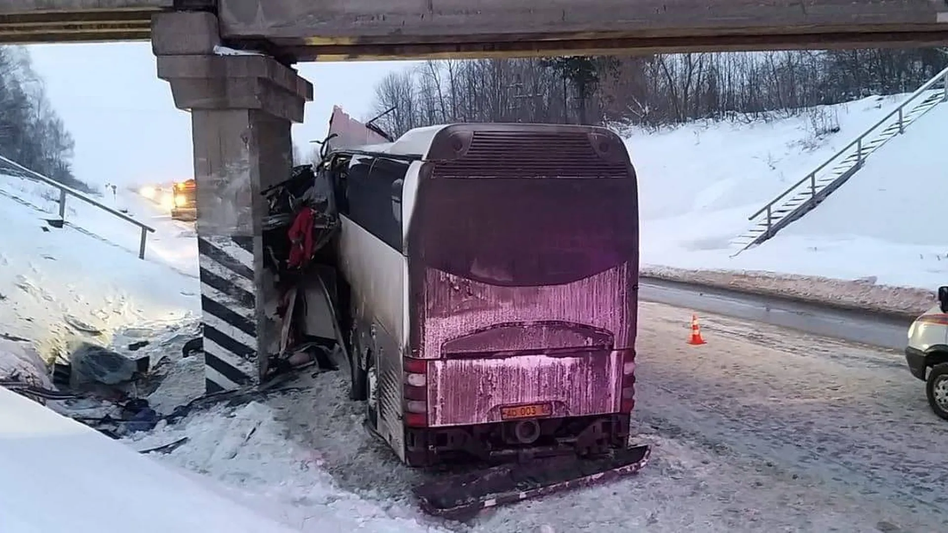 Не машина, а груда металла. МВД показало фото и видео с места аварии  автобуса под Рязанью | 360°