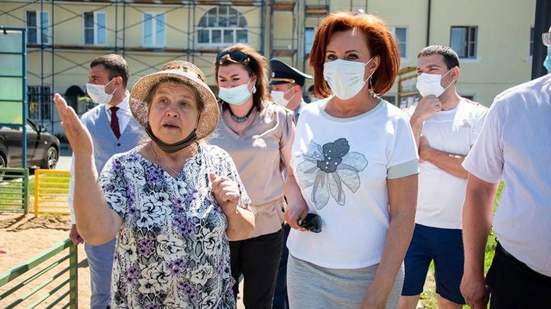 Глава Истры проверила качество капитального ремонта домов в Дедовске