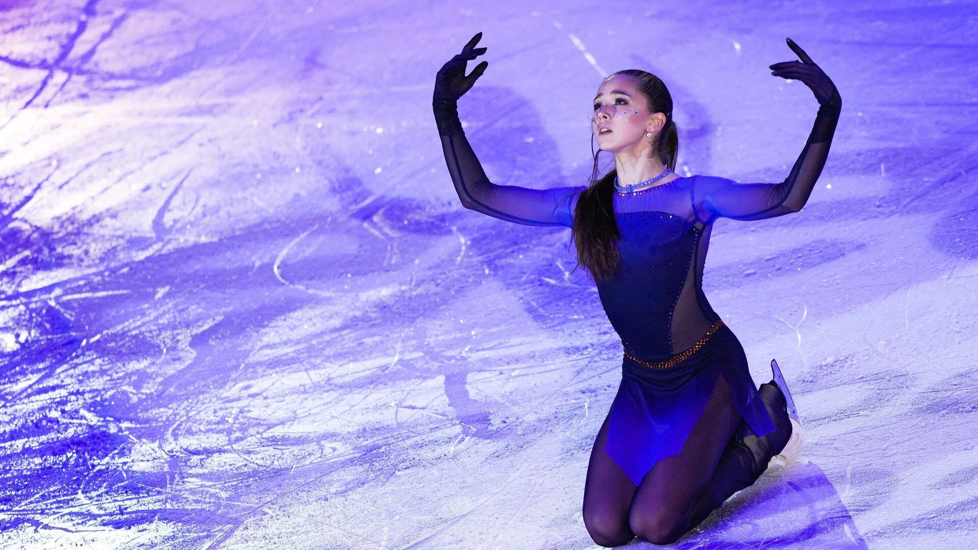 Отобрать олимпийские медали у фигуристок России призвали в США после отстранения Валиевой