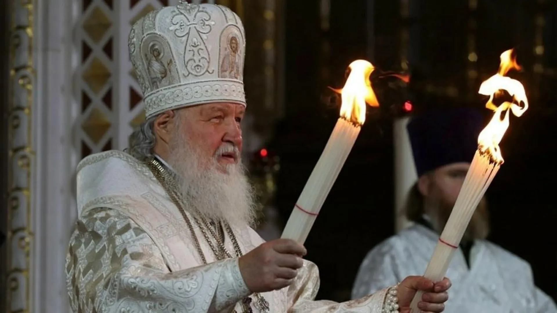 Патриарх Кирилл в пасхальном обращении пожелал россиянам и украинцам, чтобы Бог хранил их страны