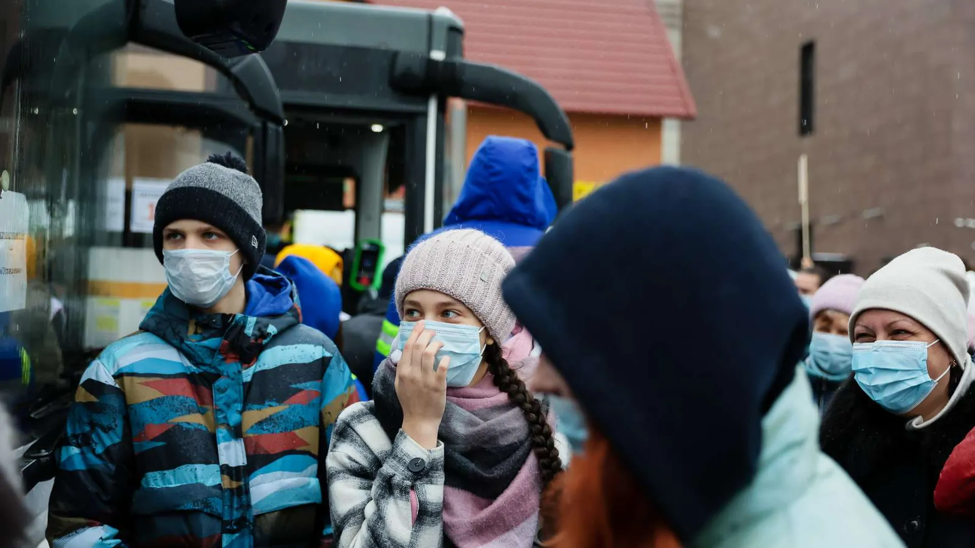 Число эвакуированных из Донбасса увеличится до полумиллиона в случае ухудшения обстановки — Чуприян