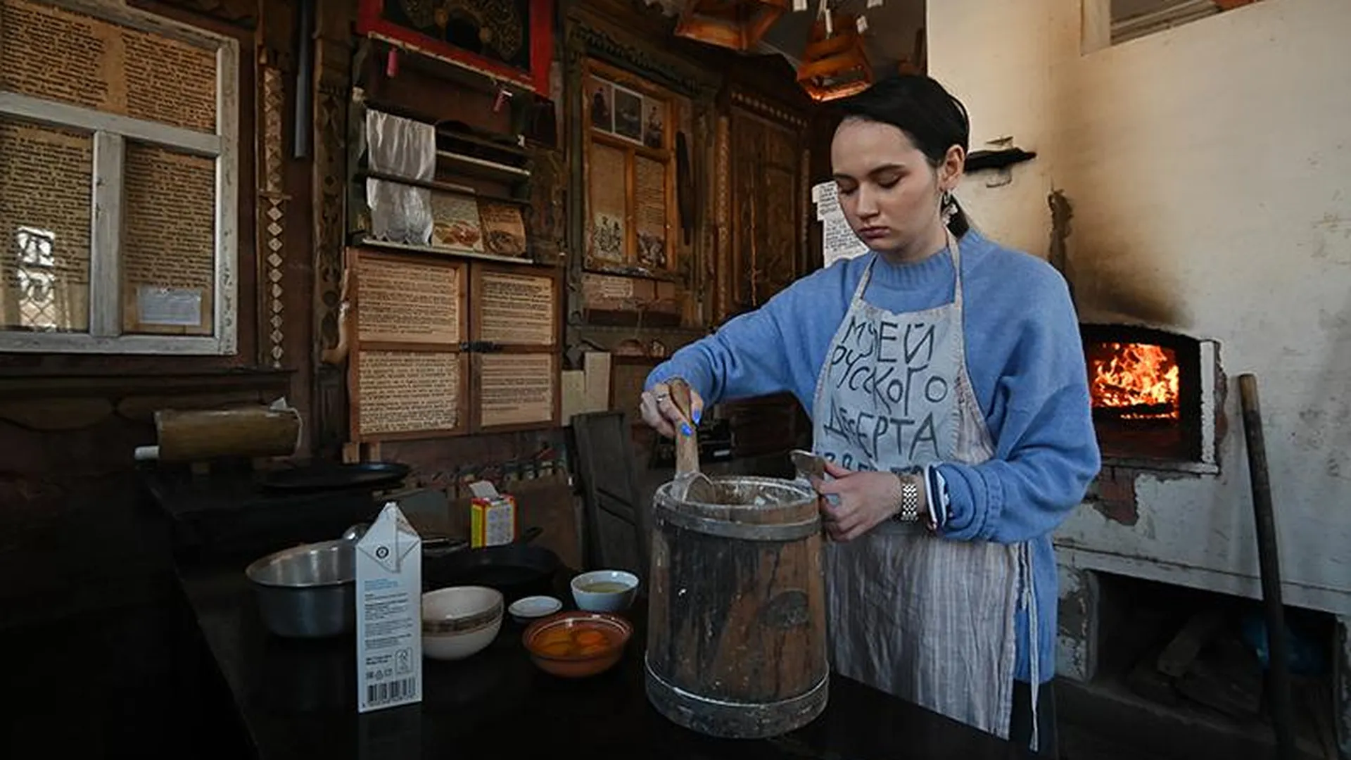 В Звенигороде корреспондентов «Подмосковье сегодня» научили готовить в русской печи
