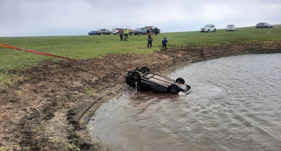 Водитель утонул вместе с автомобилем в озере в Башкирии
