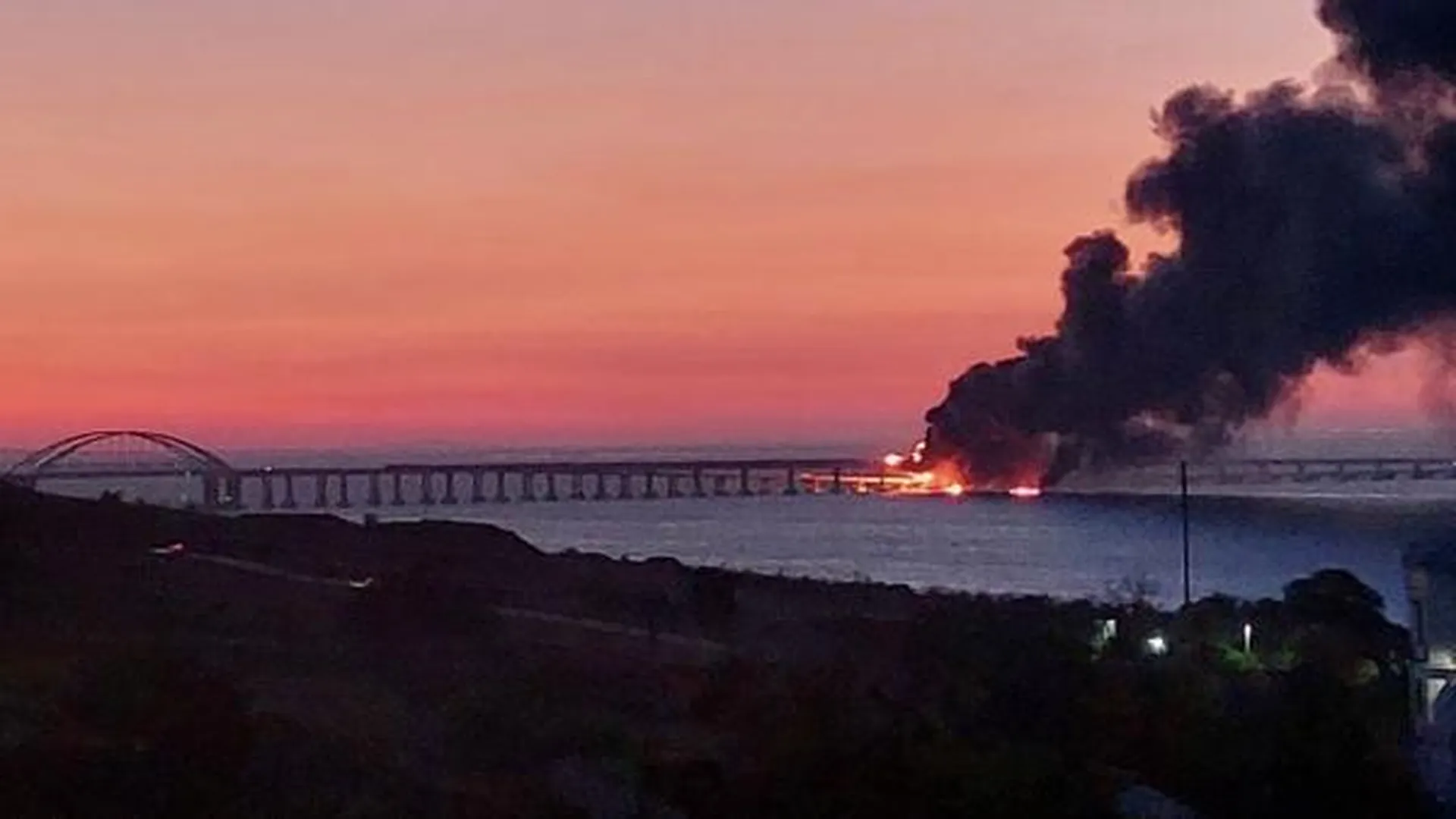 Пожар на Крымском мосту. Источник фото: РИА «Новости»
