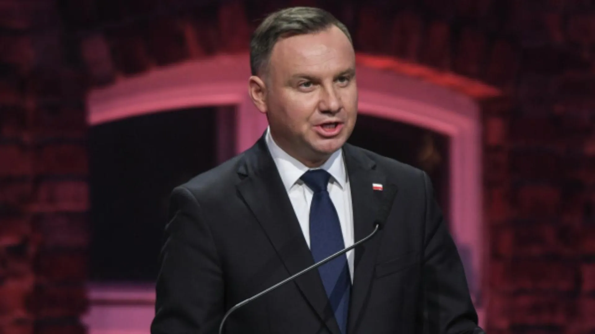 Польский президент назвал Украину утопающим, который тянет на дно спасателей