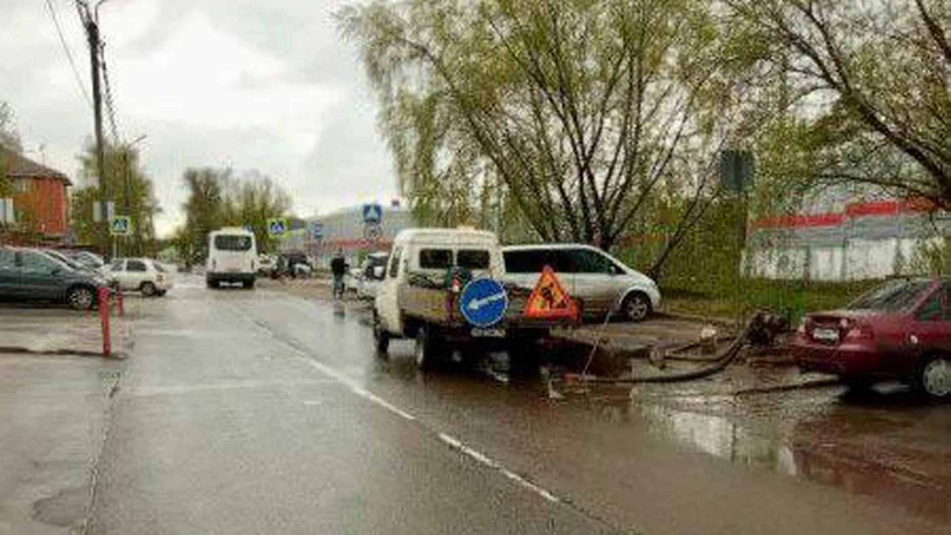 Еще 13 подтоплений дорог ликвидировали в Подмосковье за день