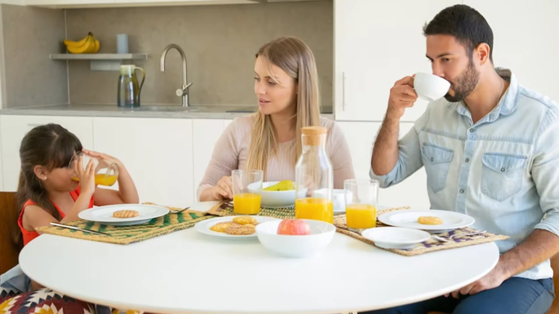 Диетолог Пегова рассказала, почему завтрак не стоит откладывать