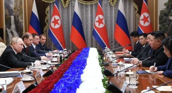 Пришедших раньше Путина и Ким Чен Ына российских чиновников попросили покинуть зал