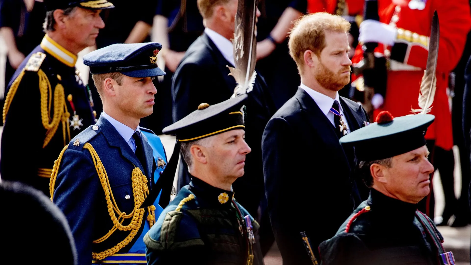 Принцы Уильям и Гарри на похоронах королевы Елизаветы II, 2022 год