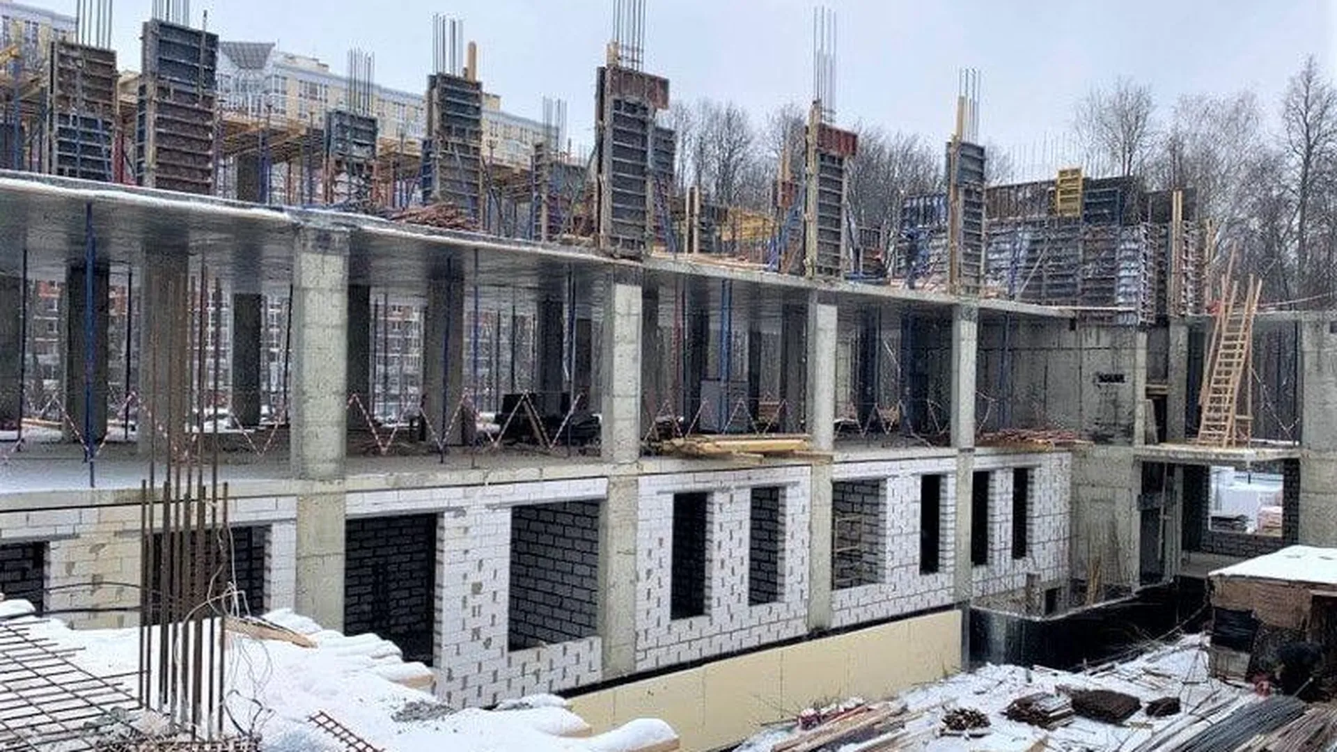 В Ступине начали строить третий этаж школы