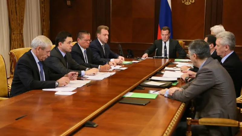 Воробьев принял участие в совещании Медведева по налогообложению
