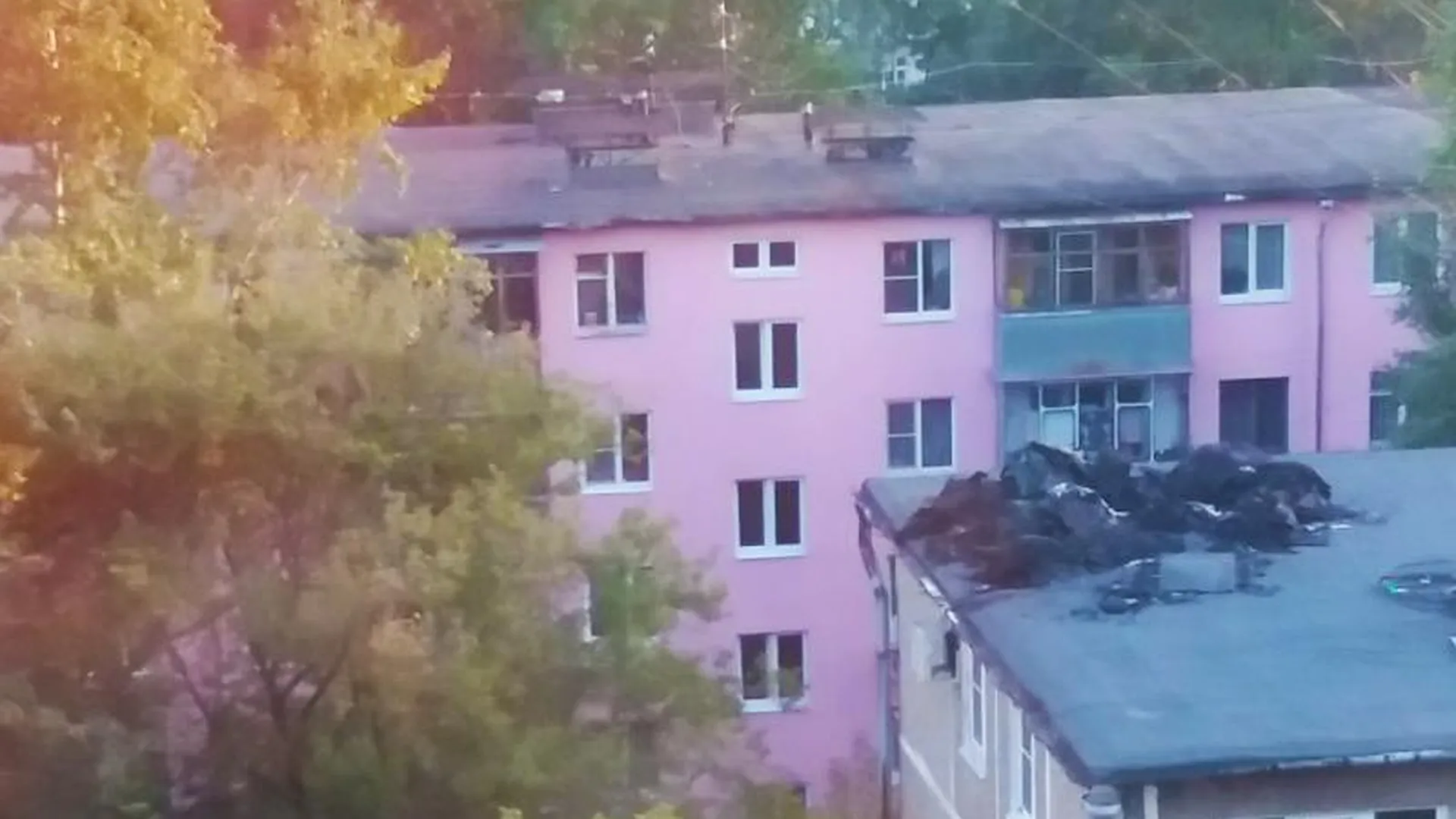 Домик для Барби: розовая хрущевка появилась в Жуковском 