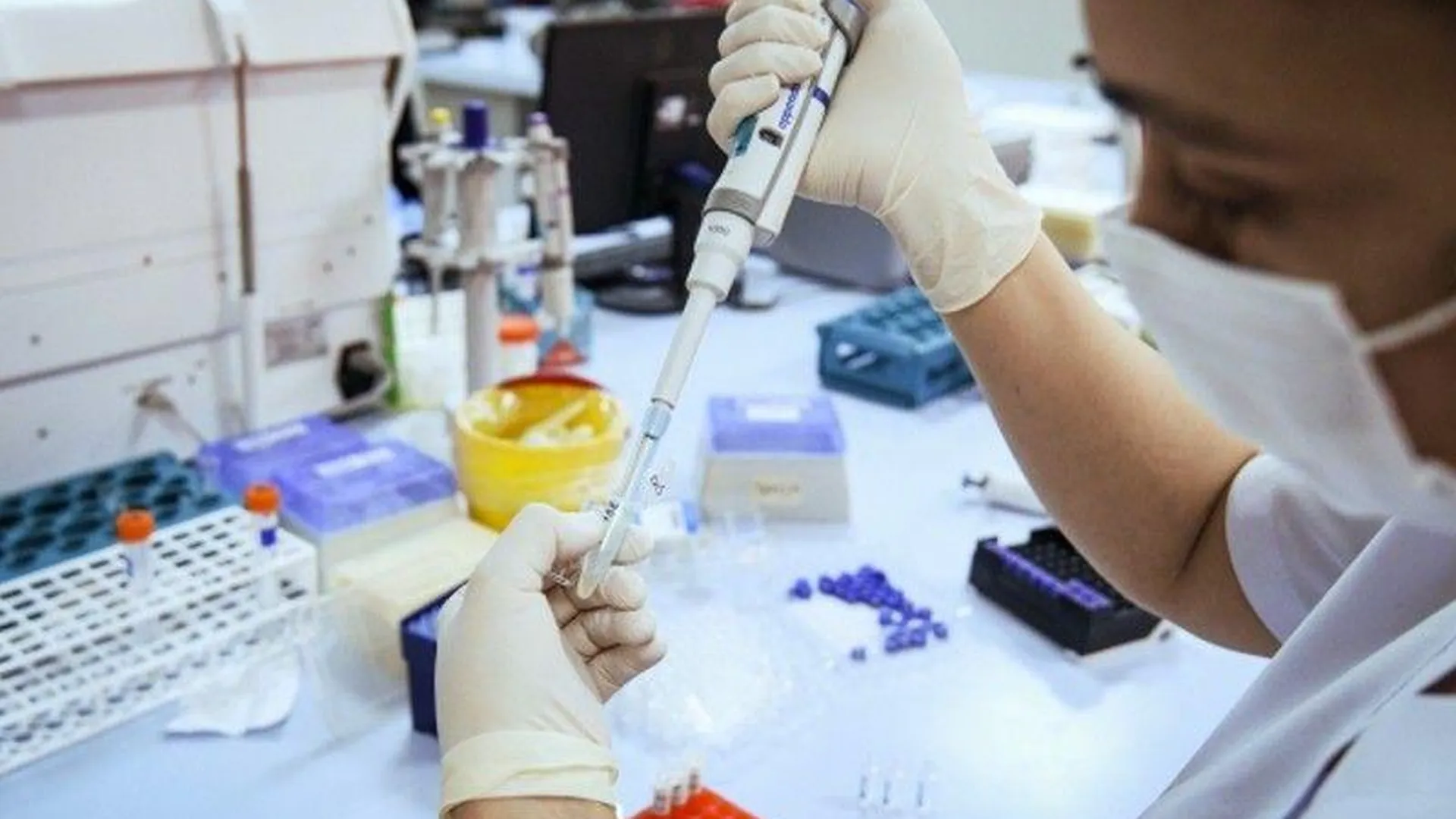 Четыреста четырнадцать случаев заболевания коронавирусом выявили в Подмосковье за сутки
