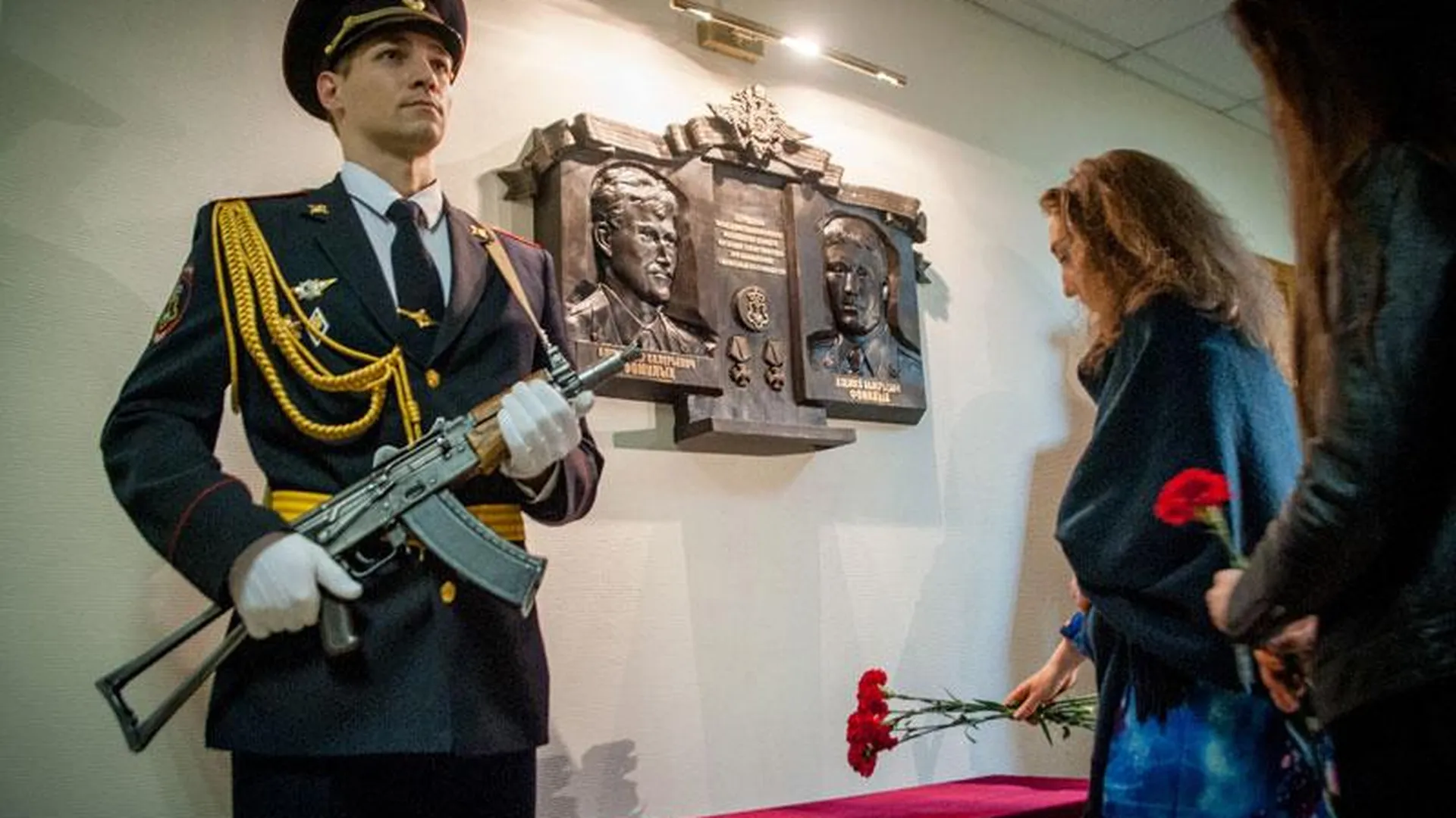 Мемориальную доску погибшим сотрудникам МВД открыли в Реутове