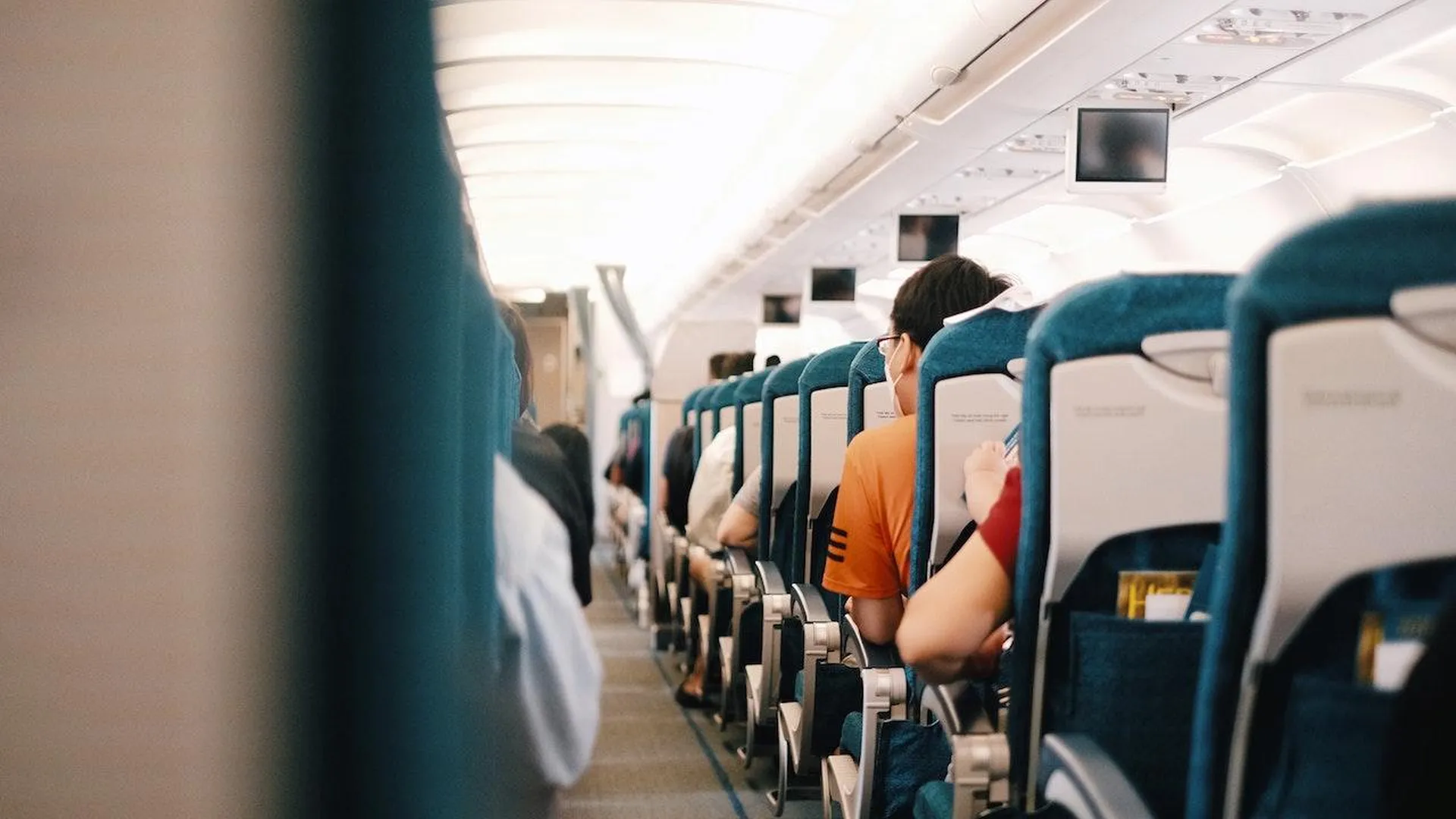 Выяснилось, когда на борту самолета можно пользоваться Wi-Fi