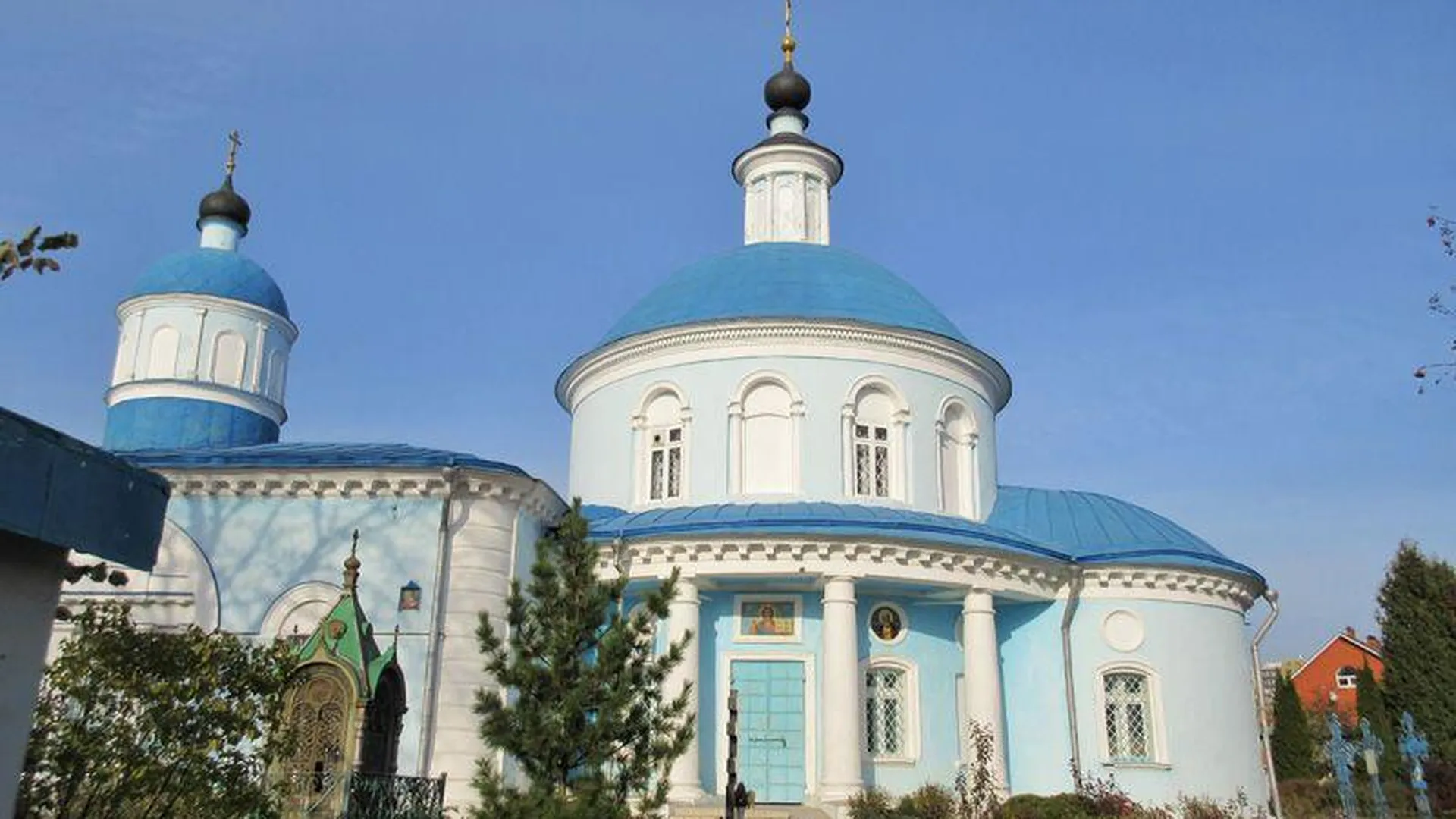 Покровская церковь в Хомутово