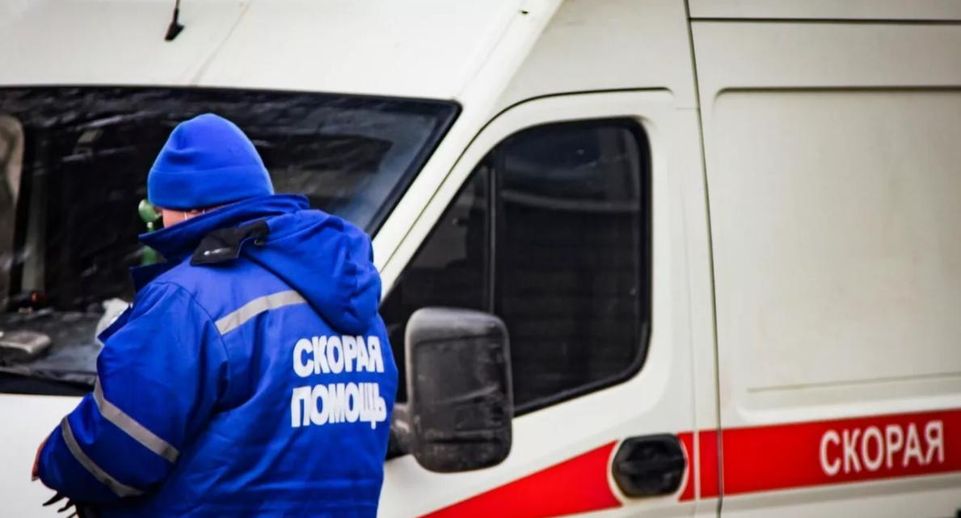 Источник 360.ru: водитель Fiat погиб в ДТП с поливомоечным КамАЗом в Москве