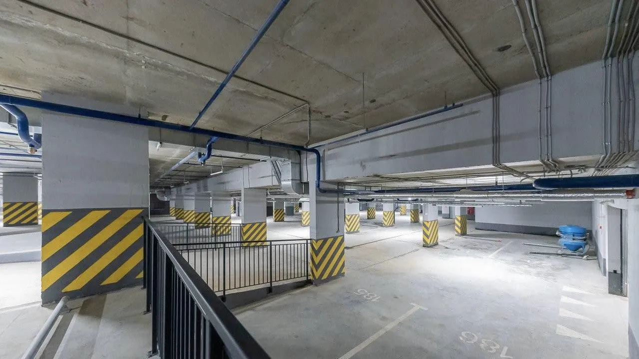 Подземный паркинг более чем на 300 машин ввели в эксплуатацию в ЖК «Лидер-Парк» в Мытищах