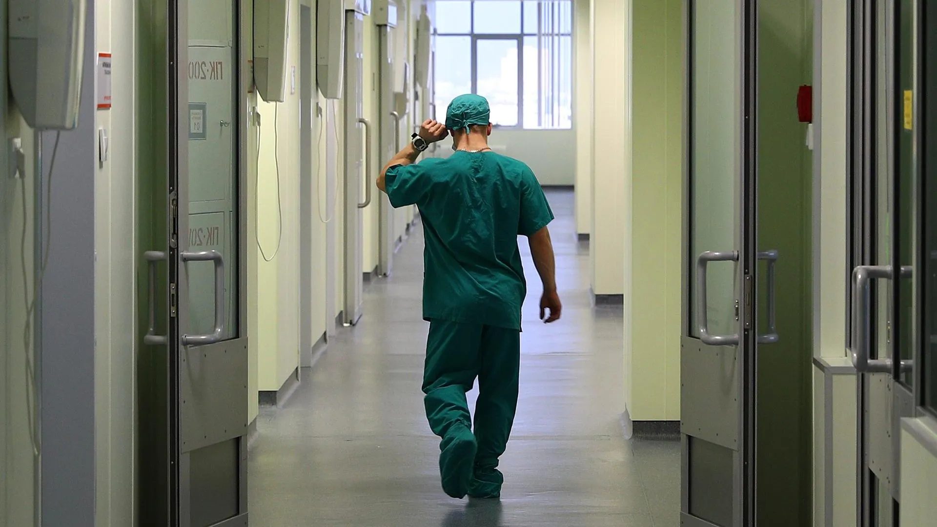 Российские поликлиники и больницы начинают отказывать в лечении по ОМС