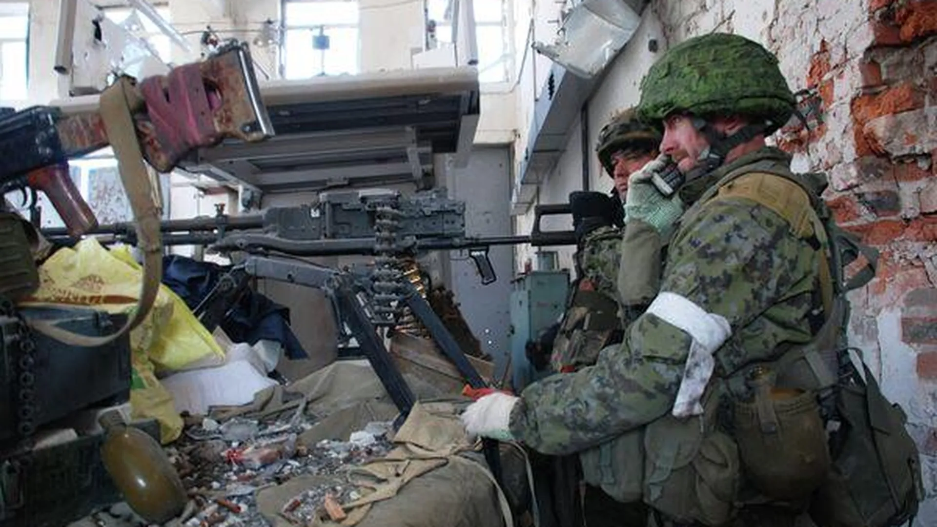 Ополченцы ведут бой в районе аэропорта Донецка