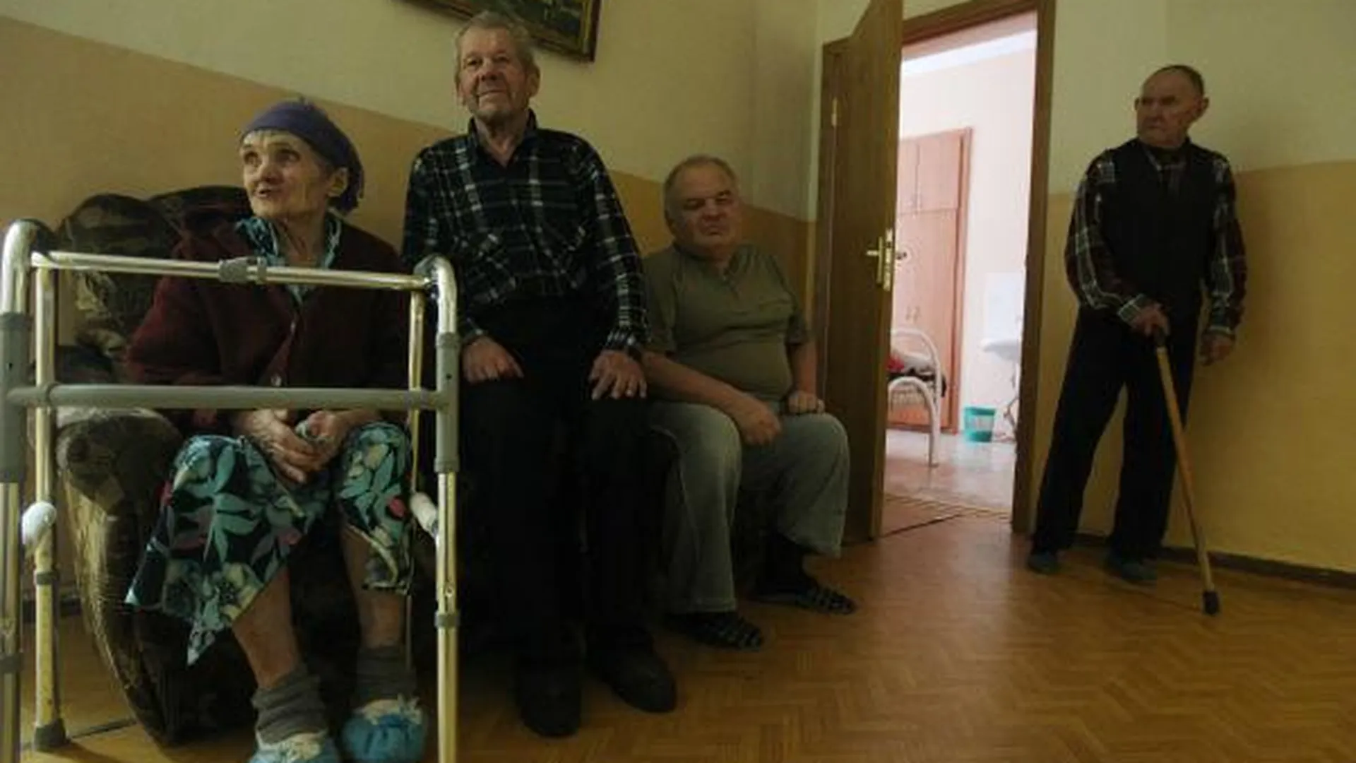 Жители Серпухова делятся с инвалидами одеждой и бытовой техникой