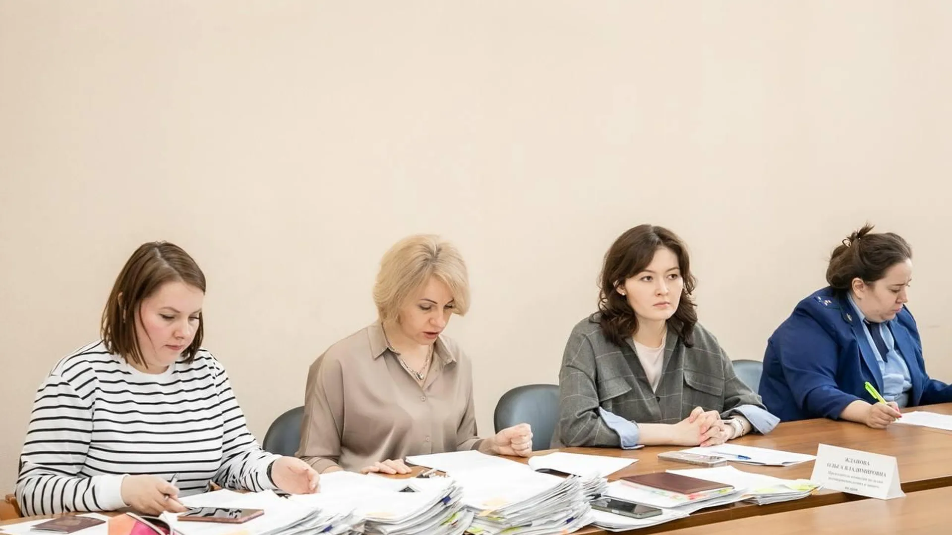 В округе Пушкинский члены комиссии по делам несовершеннолетних прорабатывают вопрос летней занятности подростков