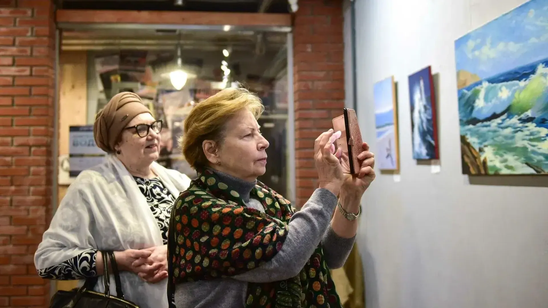 В подмосковных Химках открылась выставка художников-маринистов