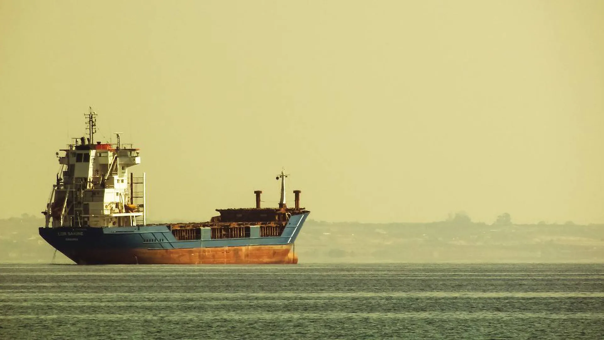 Пираты напали на танкер с россиянами около Нигерии — СМИ