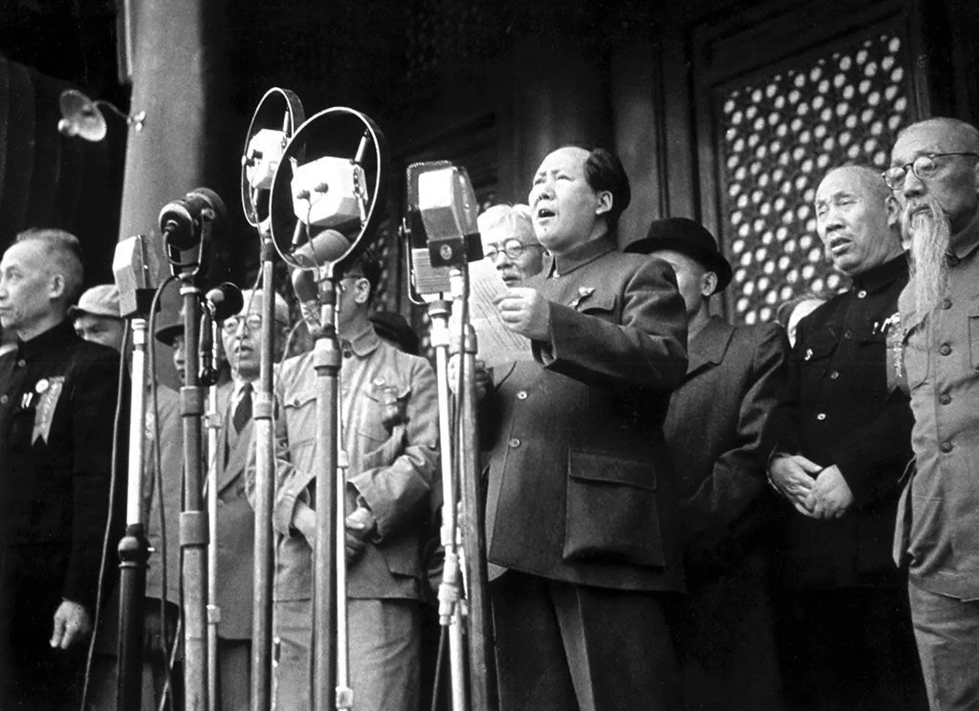 Мао Цзэдун провозглашает основание КНР