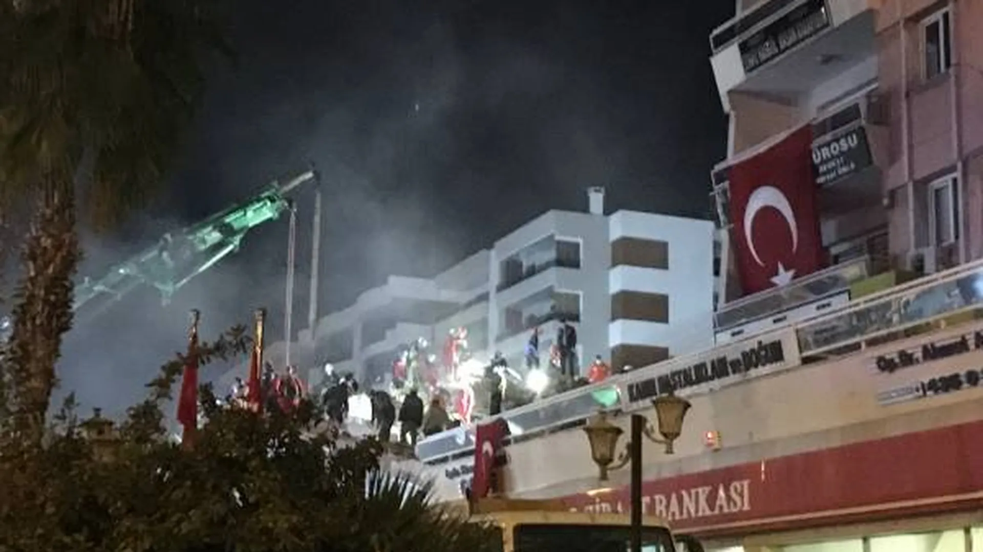 Число погибших при землетрясении в Турции выросло до 83