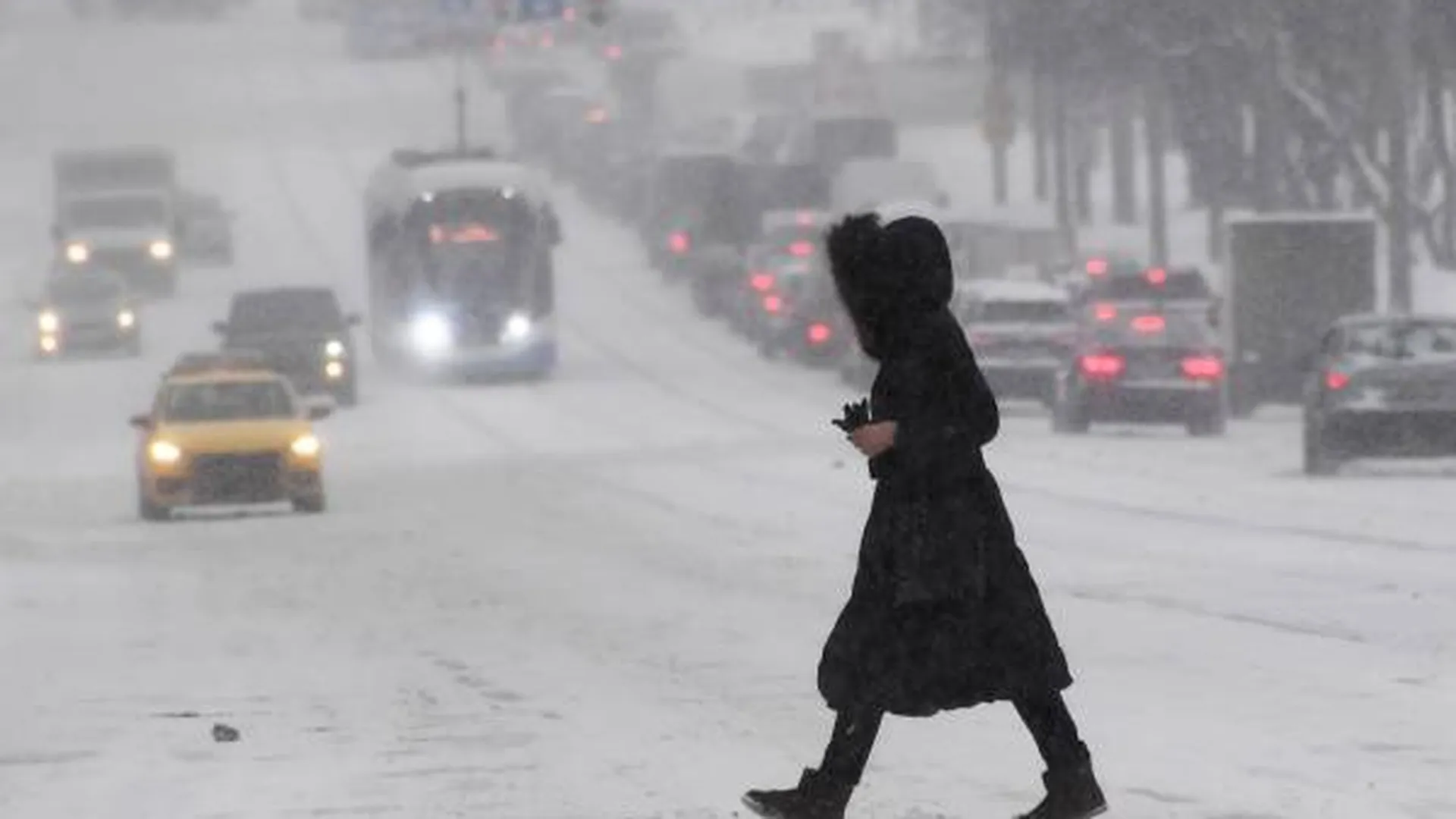 Рекордно низкое атмосферное давление установилось в Москве