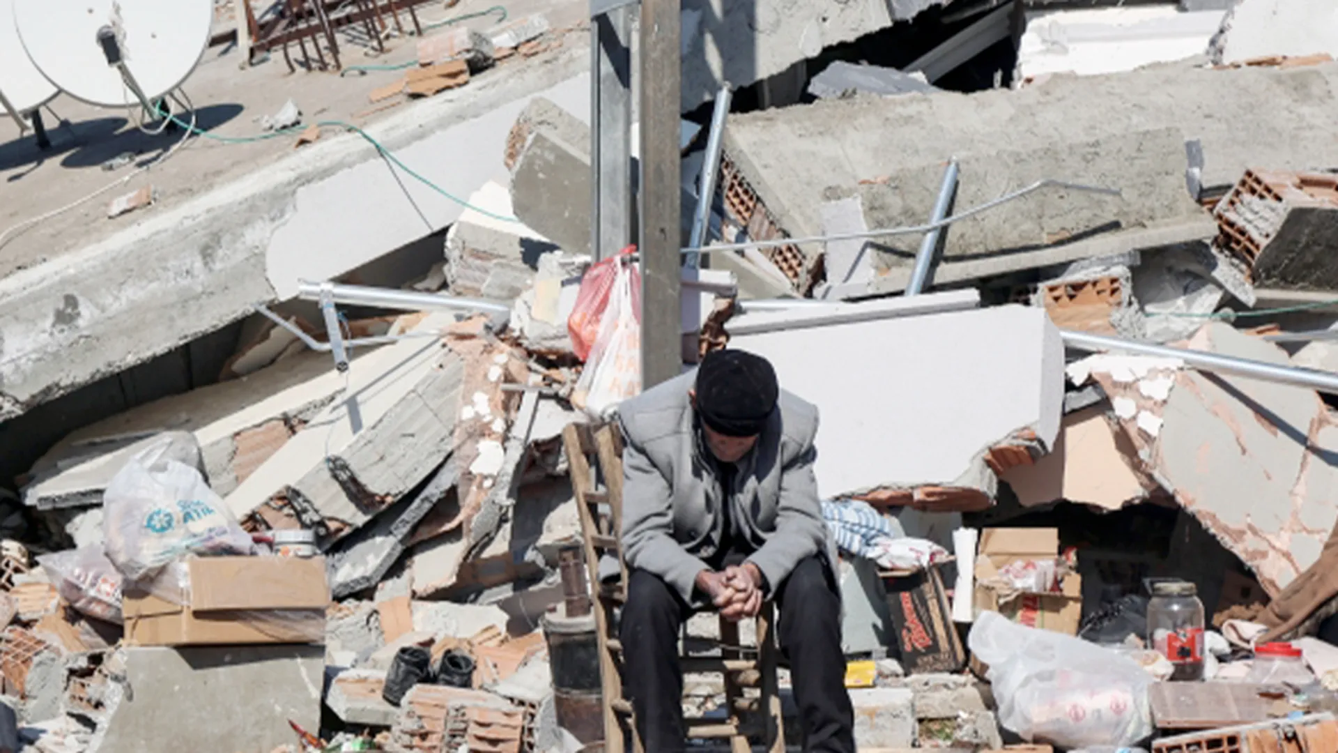 «Голова болит от страха»: находящиеся в Турции россияне устали от землетрясений