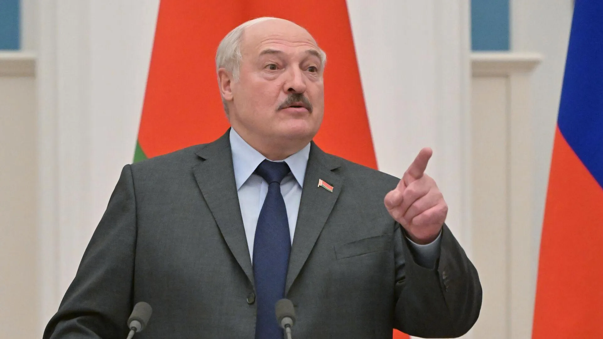 Лукашенко заявил о подходящем моменте для переговоров по Украине