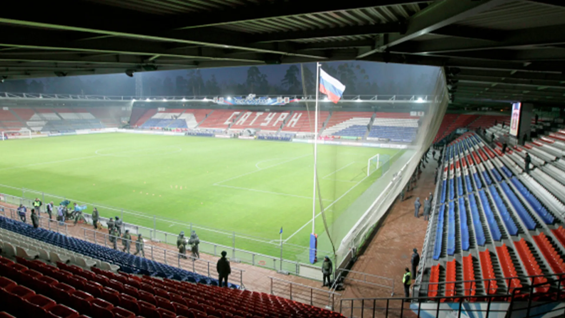 «Никого не впускают»: стадион в Раменском закрыли из-за сообщения о гранате