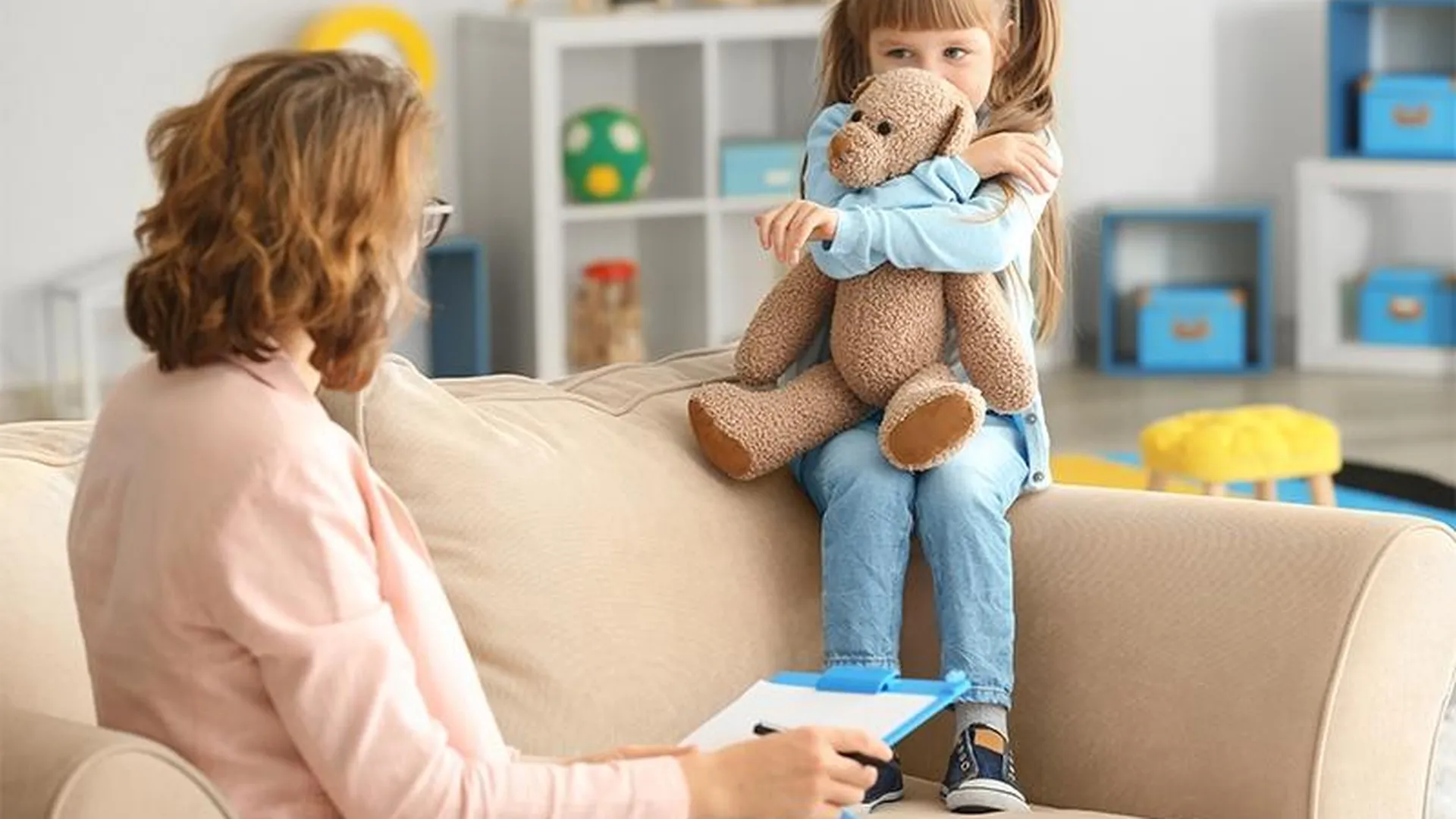 Получить консультацию по воспитанию ребенка можно не вставая с дивана