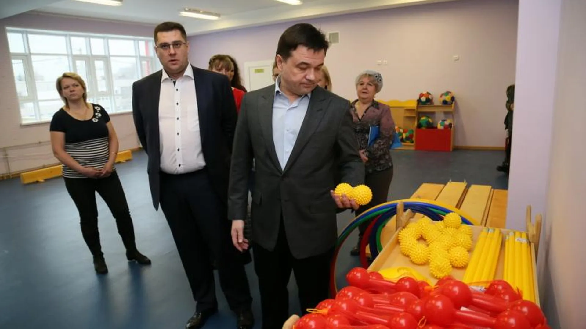 Губернатор проверил строительство детсада в Пушкино