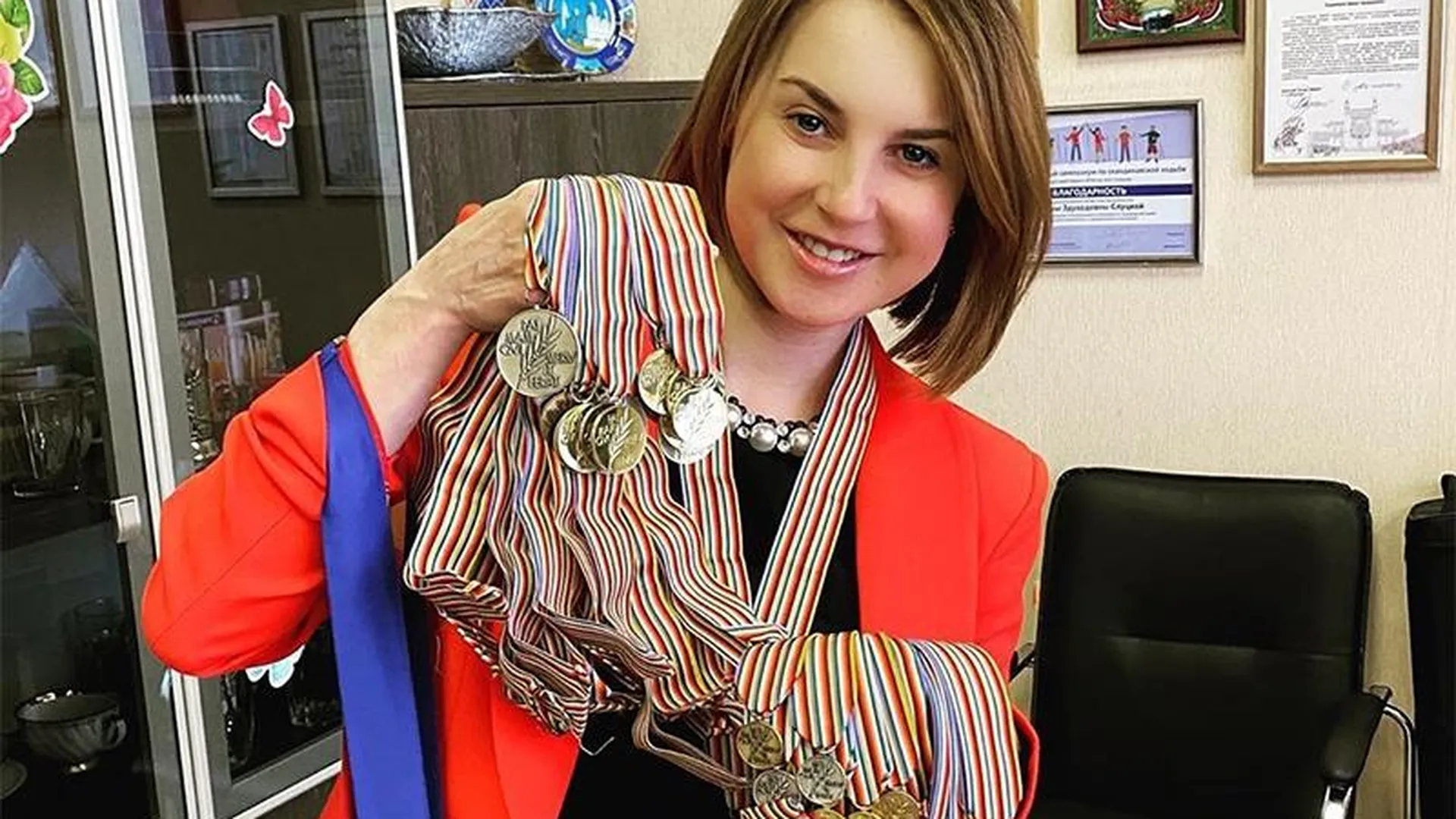 Выставка медалей и костюмов Ирины Слуцкой откроется в Подмосковье