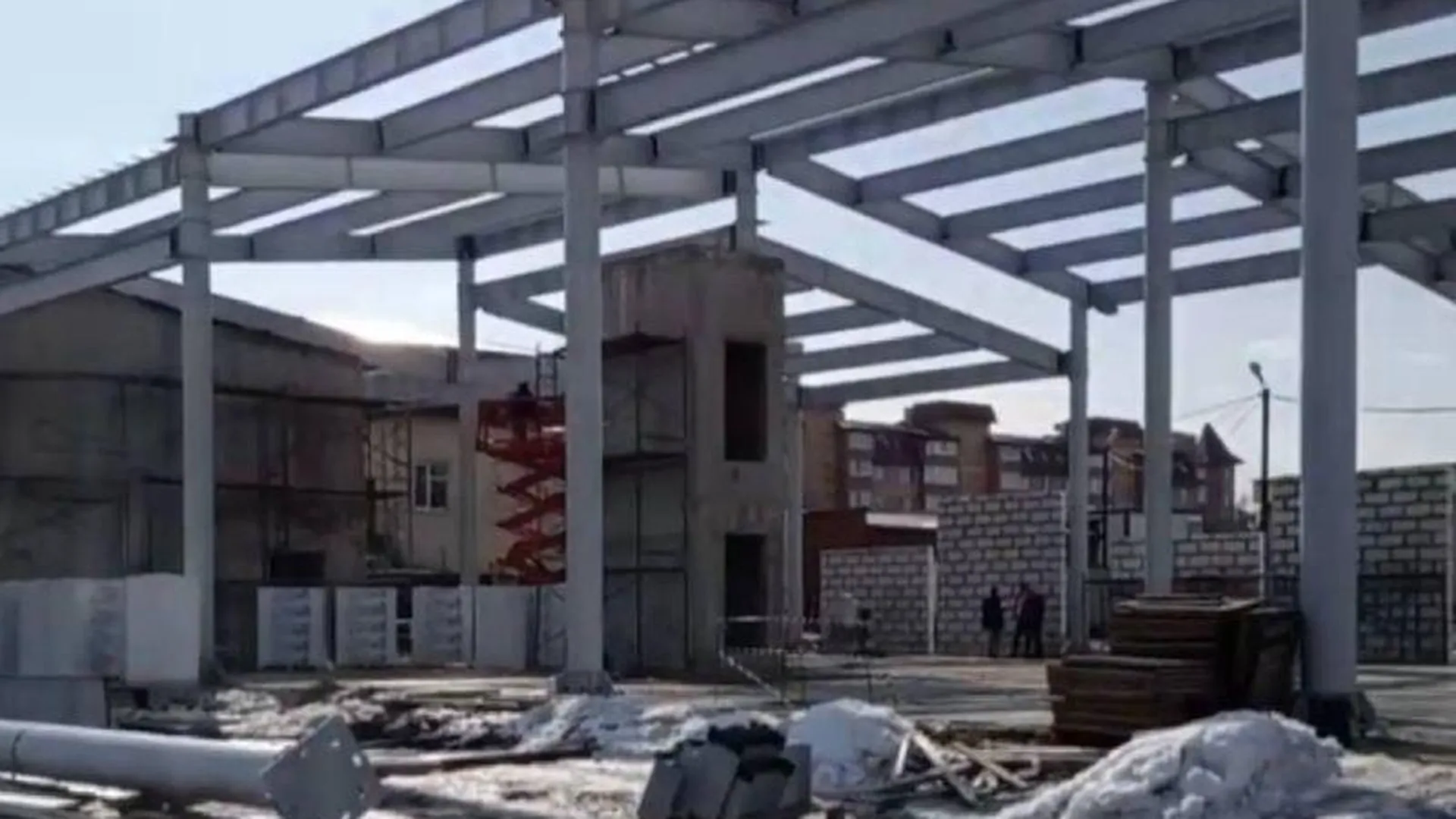 Строители завершили монтаж несущих металлоконструкций нового автовокзала в Бронницах