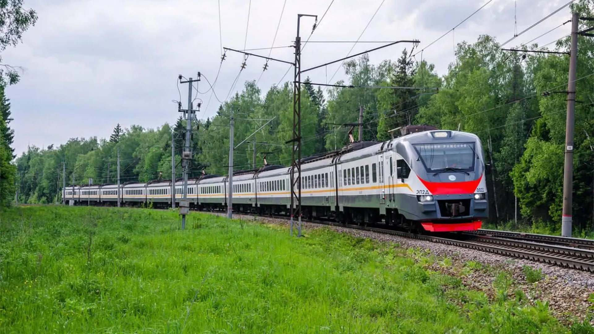 Пригородные поезда подготовили к летнему сезону в Москве